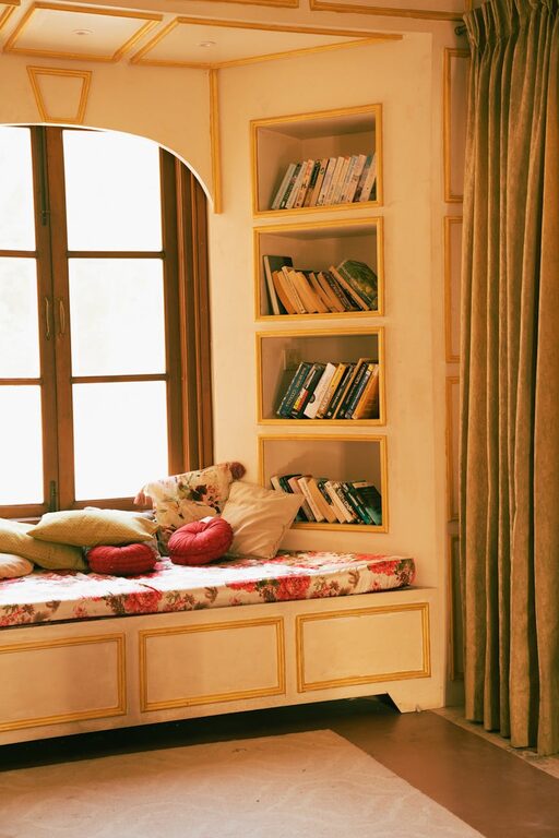 Tips for Creating a Cozy Reading Nook at Home